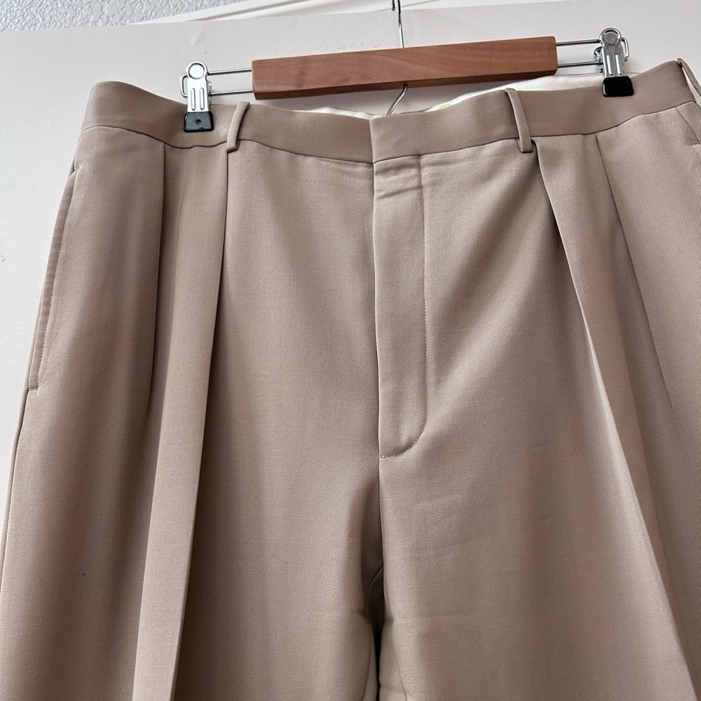 Vintage Polo Ralph Lauren Extrafine Virgin Wool Pleated cuffed tan trousers. 38 - Picture 3 of 15